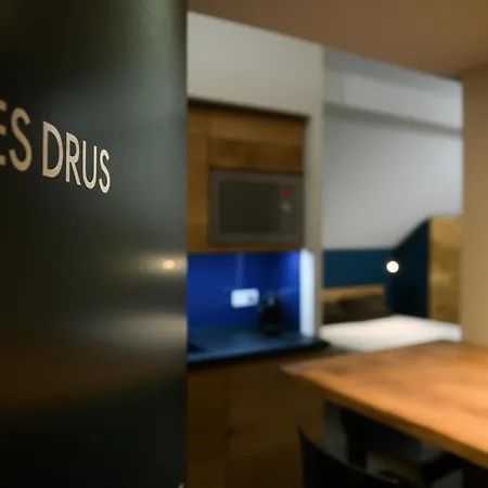 Апарт-готель Aiguille Verte &