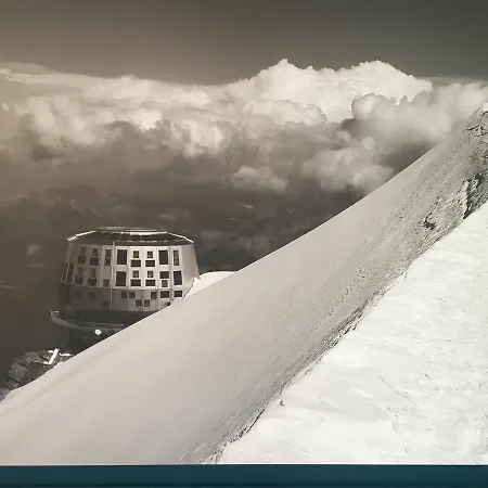 Aiguille Verte & アパートホテル シャモニー