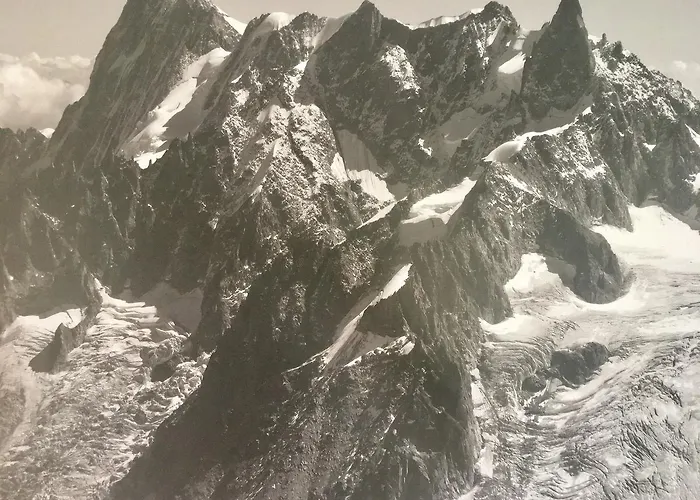 Aiguille Verte & Chamonix