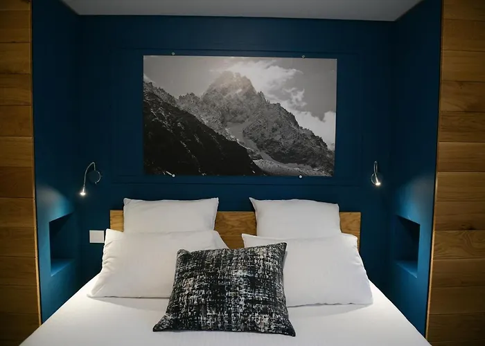Aiguille Verte & 3* Chamonix